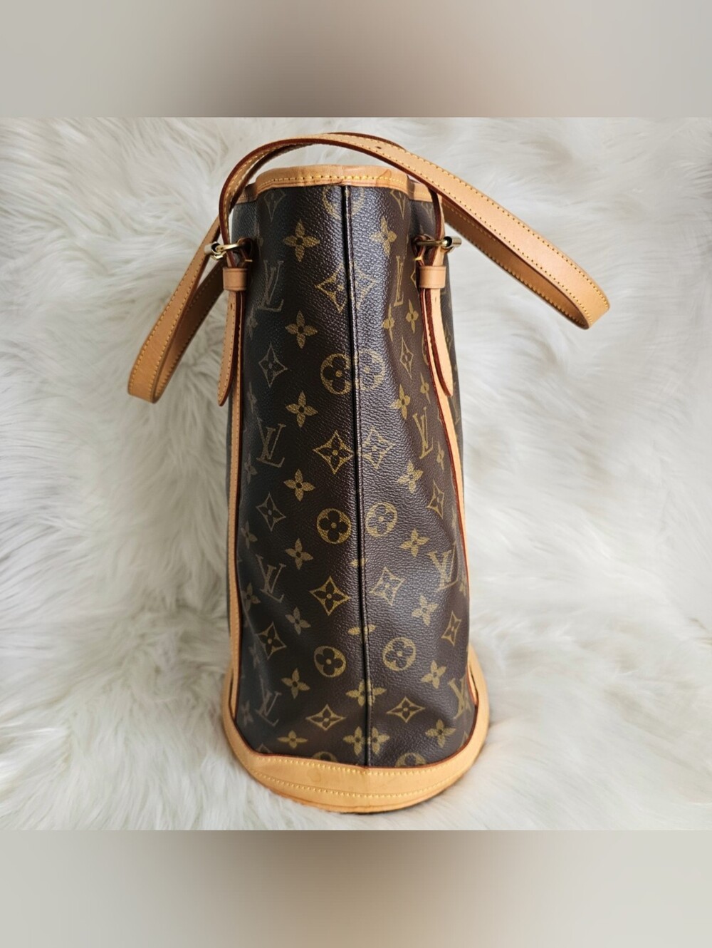 🔥 Louis Vuitton Bucket Bag 🔥 - Picture 4 of 10